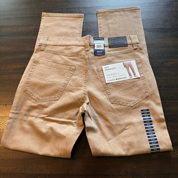 Lucky Brand Straight Fit 5‎ Pocket Pant 32” inseam - Picture 9 of 9